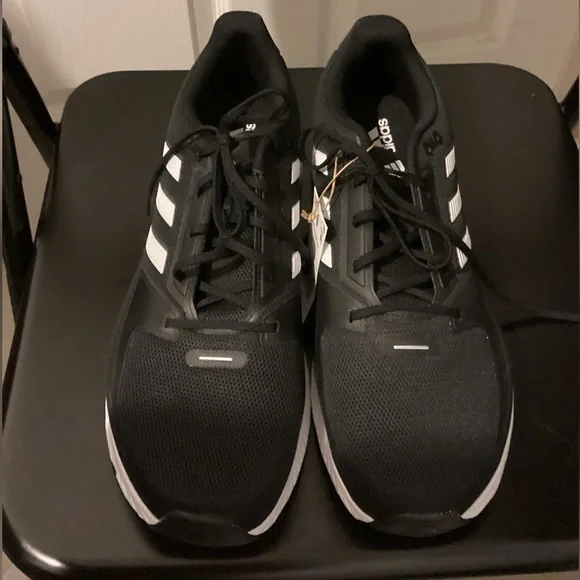 Brand new Adidas Runfalcon 2.0 Size 12 and matching XL jacket - Picture 4 of 12